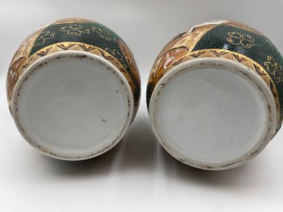 null CHINA, Pair of modern earthenware VASES with floral decoration, H. 36 cm.