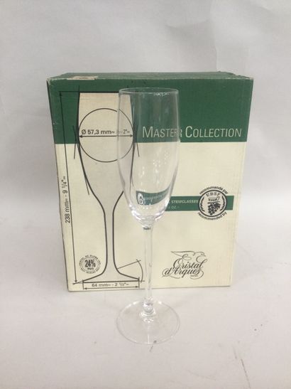 null CRISTAL D'ARQUES "Master collection" 12 flûtes a champagne h 23,5 cm.