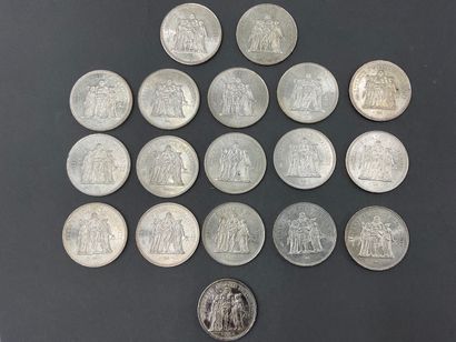 null Lot de MONNAIES en argent comprenant : 17 x 50 francs Hercule et 1 x 10 francs...