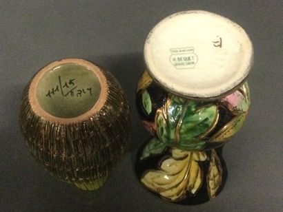 null Lot de 2 vases en faïence, H. 15 et 17 cm (un petit éclat au col)