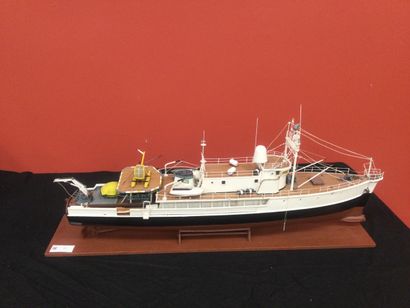 null Model boat, reproduction of the ship "CALYPSO", scale 1/45, usable on water,...