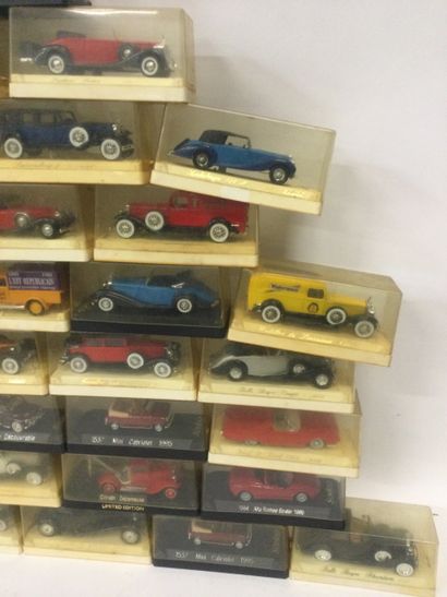 null SOLIDO, Collection de 47 voitures miniatures, échelle 1:43 en boites (Extérieur...