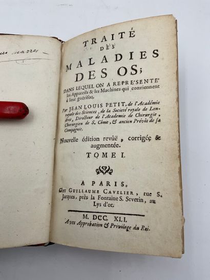 null [Médecine] Jean Louis PETIT, Traité des maladies des os, 2 Vol. petit In-8,...