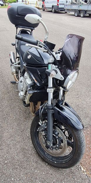 null MOTO SUZUKI GSF650, MTT2, 2008, de cylindrée 656 cm3, d'une puissance maximale...