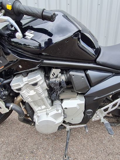 null MOTO SUZUKI GSF650, MTT2, 2008, de cylindrée 656 cm3, d'une puissance maximale...