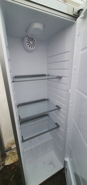 null Réfrigérateur de marque SABA