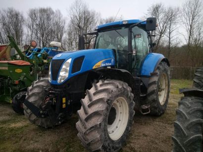 Tracteur NEW HOLLAND 7060, 7500 heures, roues...