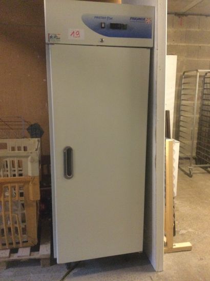 Un réfrigérateur FRIGINOX des années 1995...