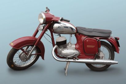 JAWA modèle 125 CZ de 1954Le modèle présenté a été fabriqué en 1960 Monocylindre...