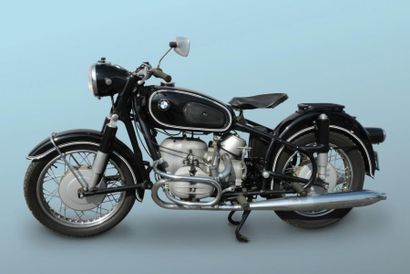 BMW R69 bicylindres culbuté. Production de 1955 a 1960Le modèle présenté est de 1958....