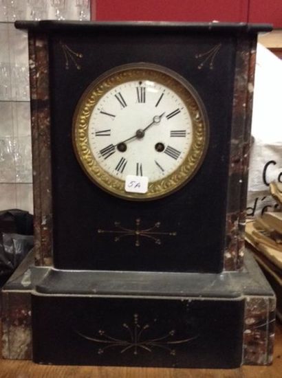 Horloge Napoléon III en marbre noir et cadran...