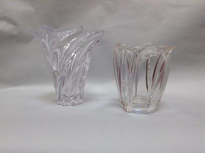 null VANNE LE CHATEL - Deux vases en cristal - H 22 et 18 cm