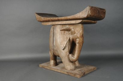 null Tabouret éléphant, ethnie Ashanti, Ghana H 56 x L 60