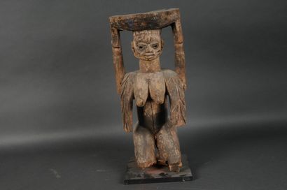 null Statue Caryatide, Ethnie Yoruba, Nigéria ou Bénin, H 48