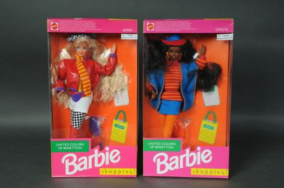 Deux Barbies dans leurs boîtes d'origines...