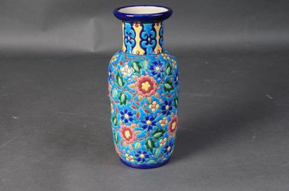 LONGWY - Vase à décor floral polychrome,...