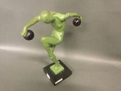 null DENIS - Femme aux boules, sculpture en fonte d'art (patine verte), socle en...