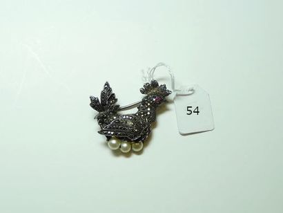 null Broche en argent (800/oo) figurant un coq entièrement serti de marcassites et...