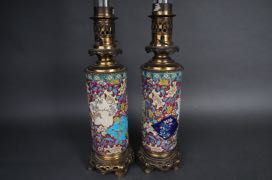 null LONGWY, Faïencerie des Carmes, période d'Huart Frères, c. 1880. Paire de lampes:...