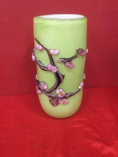 Vase en verre fleurs reliefs (vert), H.3...