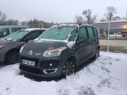 null Véhicule de Genre VP, de Marque CITROEN, Modele C3 PICASSO, Immatriculé AR-104-SP,...