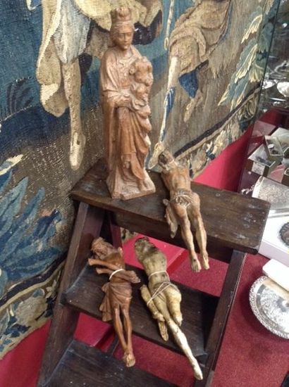 "Lot de sculptures religieuses " "Lot de sculptures religieuses en bois naturel:...