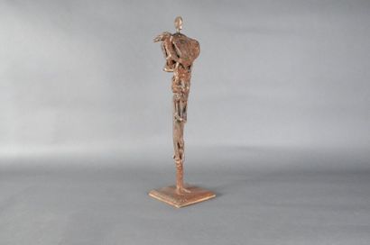 null Milutin MRATINKOVIC "Voyageur" sculpture en métal patiné H. 55 cm 
