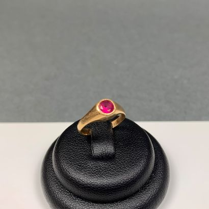 null Ring in yellow gold 750 set with a pink stone, finger 42-2, 1.5 g. gross