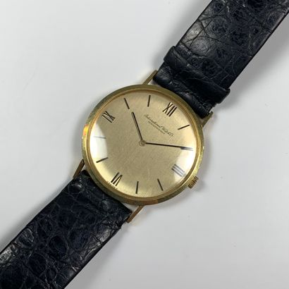 Montre-bracelet INTERNATIONAL WATCH & CO in yellow gold 750, manual mechanical, signed...