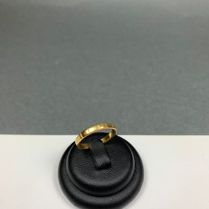 null Ring in yellow gold 750, finger 51-11, 2.5 g., deformed