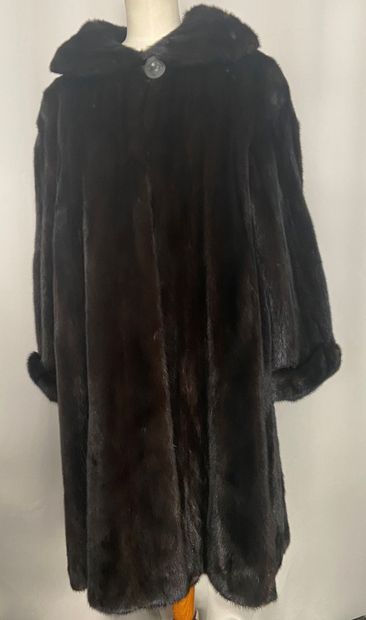  Jacket in dark brown mink, S. 42