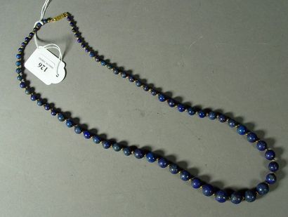null 126- Sautoir en lapis-lazuli
L : 66 cm
