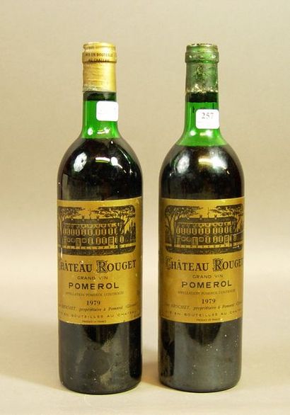 null 257- 2 bouteilles de Château Rouget Pomerol 1979