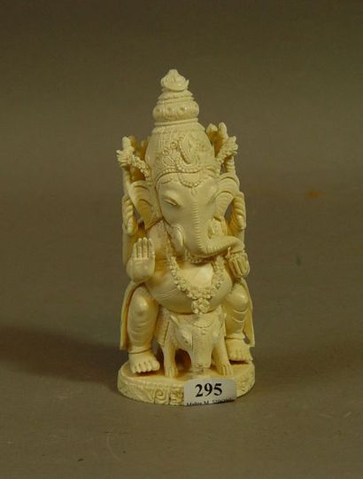 null 295- Ganesh en ivoire

H : 14 cm