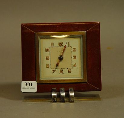null 301- BAYARD

Pendulette en métal chromé

H : 11 cm