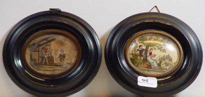 null 95- Paire de gravures miniatures ovales sur papier

XIXème siècle

Cadre en...