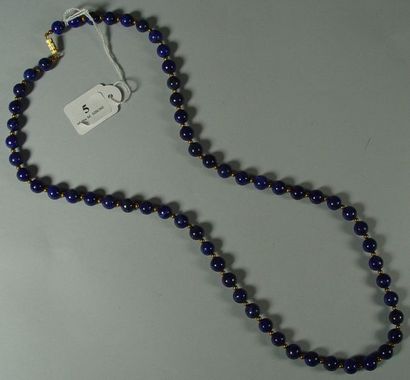 null 5- Sautoir chocker en lapis-lazuli

L : 69 cm