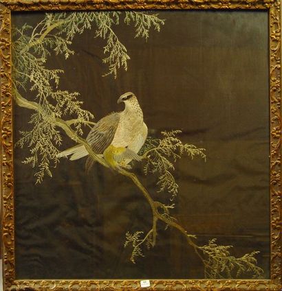 null 44- Deux broderies sur soie à décor d'oiseaux

67 x 64 cm