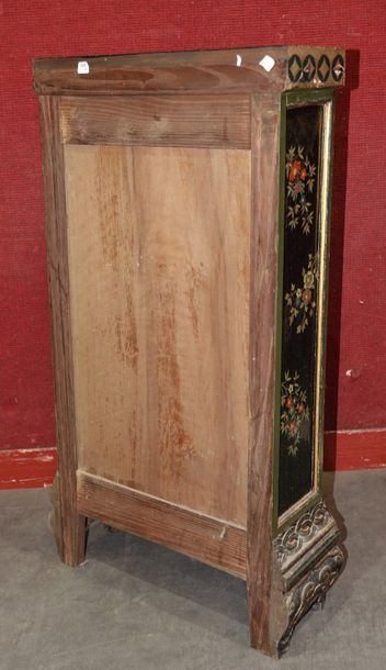 null 153- Meuble une porte en bois laqué

Style Extrême-Orient

89 x 50 x 25 cm