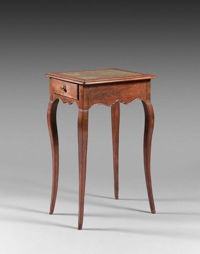 162- Lounge table 
Leather upper 
Louis XV...