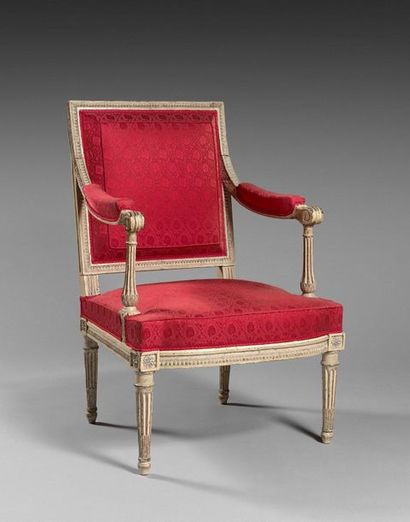 Georges JACOB 167- Georges JACOB
Armchair in carved wood and grey lacquered
Stamp... Gazette Drouot