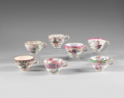 185- 7 English porcelain cups with flower...