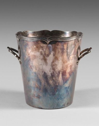 229- Champagne bucket and ice bucket in silver...