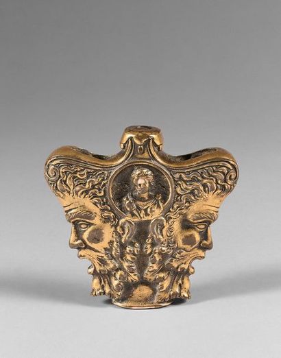 77- Gilt bronze ornament with two masks 
H:...