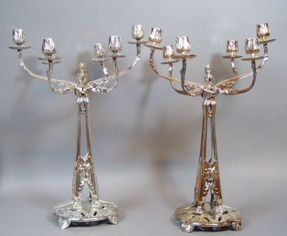 null 120- CHRISTOFLE

Importante paire de candélabres à 6 lumières en métal argenté

Epoque...
