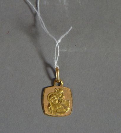 null 145- Médaille religieuse en or jaune

Pds : 1,10 g