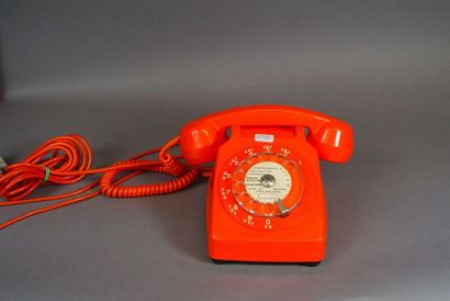 null 493- Téléphone orange

Circa 1970