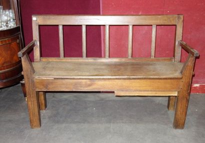 null 556- Banc en bois avec un tiroir sous l'assise

75 x 116 x 34 cm