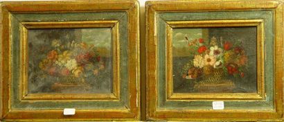 null 42- Ecole Française ''Corbeilles de fleurs'' Deux huiles sur toile formant pendant...