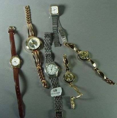 null 18- Set of six watches